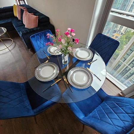 2 Bed Luxurious Apartments Canary Wharf London Exterior photo