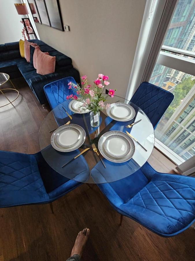 2 Bed Luxurious Apartments Canary Wharf London Exterior photo