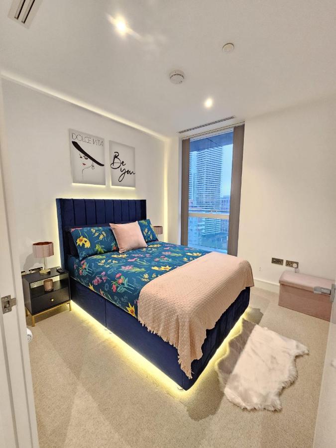 2 Bed Luxurious Apartments Canary Wharf London Exterior photo